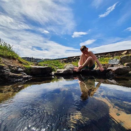 Hotel Laugarholl With Natural Hot Spring Holmavik Exterior photo