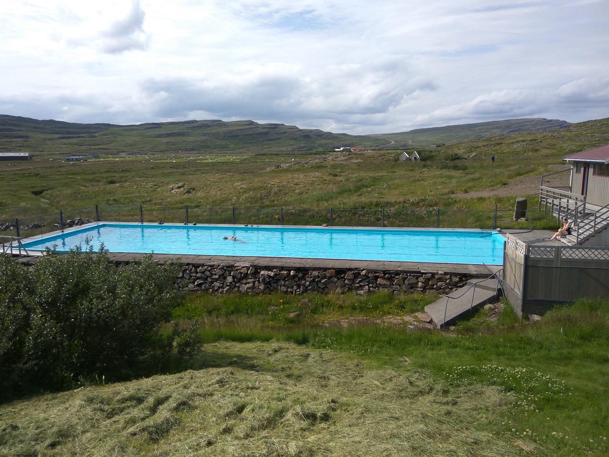 Hotel Laugarholl With Natural Hot Spring Holmavik Exterior photo